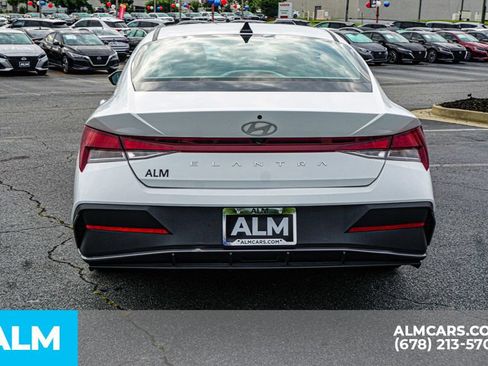 Used 2024 Hyundai Elantra SEL FWD image 10