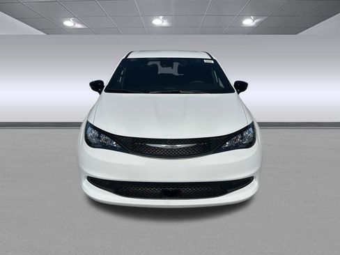 New 2026 Chrysler Voyager LX image 2