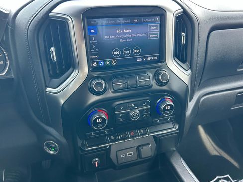 Used 2021 Chevrolet Silverado 1500 LT Trail Boss w/ Bed Protection Package AWD/4WD image 4