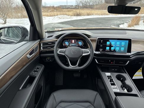 New 2026 Volkswagen Atlas SE image 15