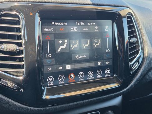 Used 2019 Jeep Compass Limited image 25