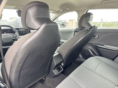 Used 2025 Kia K4 FWD image 22