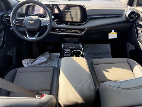 New 2026 Chevrolet Equinox LT w/ Convenience Package II image 6