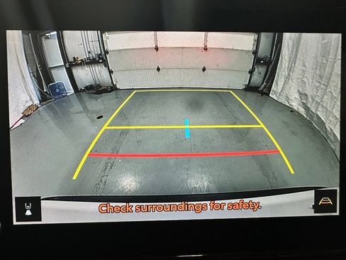 Used 2025 Toyota RAV4 XLE AWD/4WD image 36