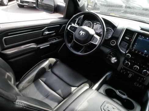 Used 2022 RAM 1500 Laramie AWD/4WD image 9