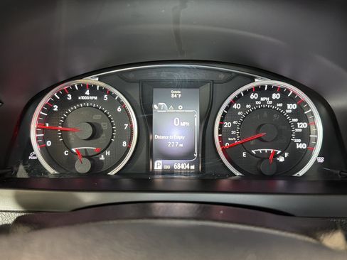 Used 2015 Toyota Camry SE FWD image 27