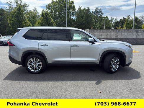 Used 2024 Toyota Grand Highlander AWD image 8