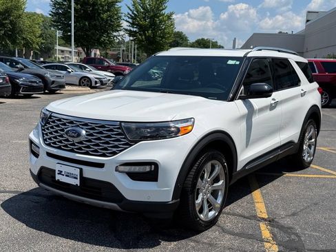 Used 2020 Ford Explorer Platinum w/ Premium Technology Package AWD/4WD image 9