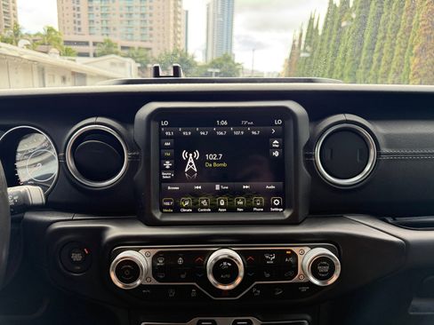 Used 2021 Jeep Wrangler Unlimited Sahara image 18