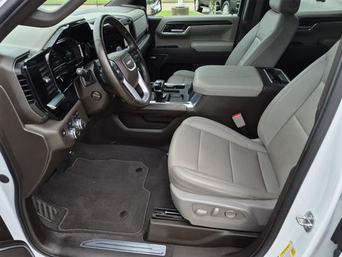 Used 2024 GMC Sierra 1500 SLT AWD/4WD image 11