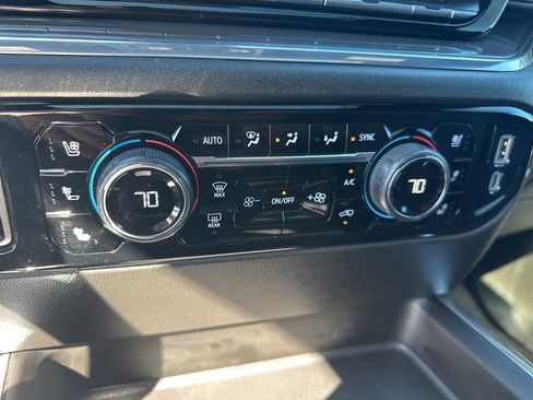 Used 2024 Chevrolet Silverado 2500 High Country w/ Technology Package image 32