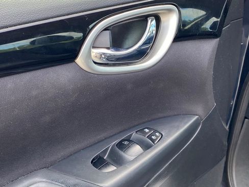 Used 2016 Nissan Sentra SV FWD image 10