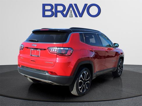 Used 2023 Jeep Compass Limited image 5