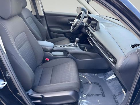 Used 2025 Honda HR-V LX image 26