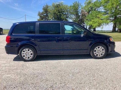 Used 2016 Dodge Grand Caravan SE w/ Quick Order Package 29E SE FWD image 7