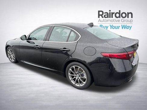 Used 2019 Alfa Romeo Giulia w/ Cold Weather Package RWD image 5