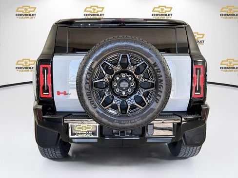 Used 2024 GMC Hummer EV 2X w/ LPO, Illumination Package AWD/4WD image 7