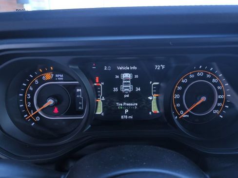 Used 2024 Jeep Wrangler Rubicon w/ Technology Group AWD/4WD image 16
