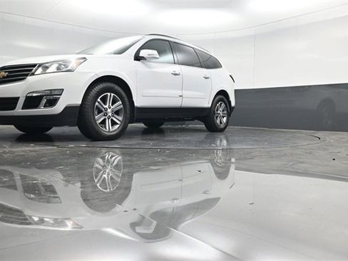 Used 2017 Chevrolet Traverse LT image 57