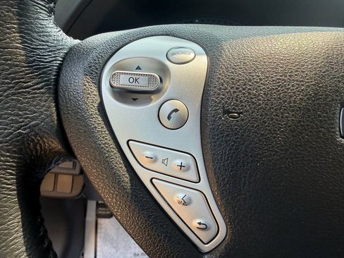 Used 2016 Nissan Leaf SV FWD image 22