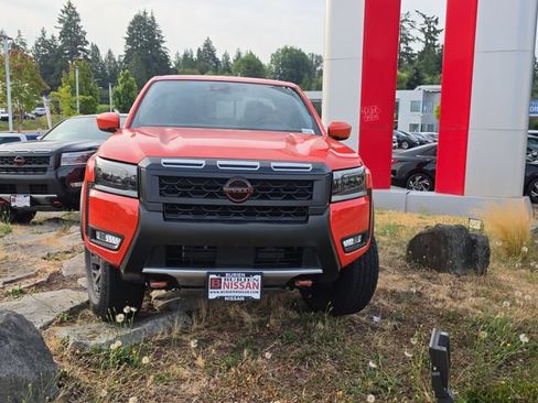 New 2026 Nissan Frontier PRO-4X w/ Tow Package AWD/4WD image 8