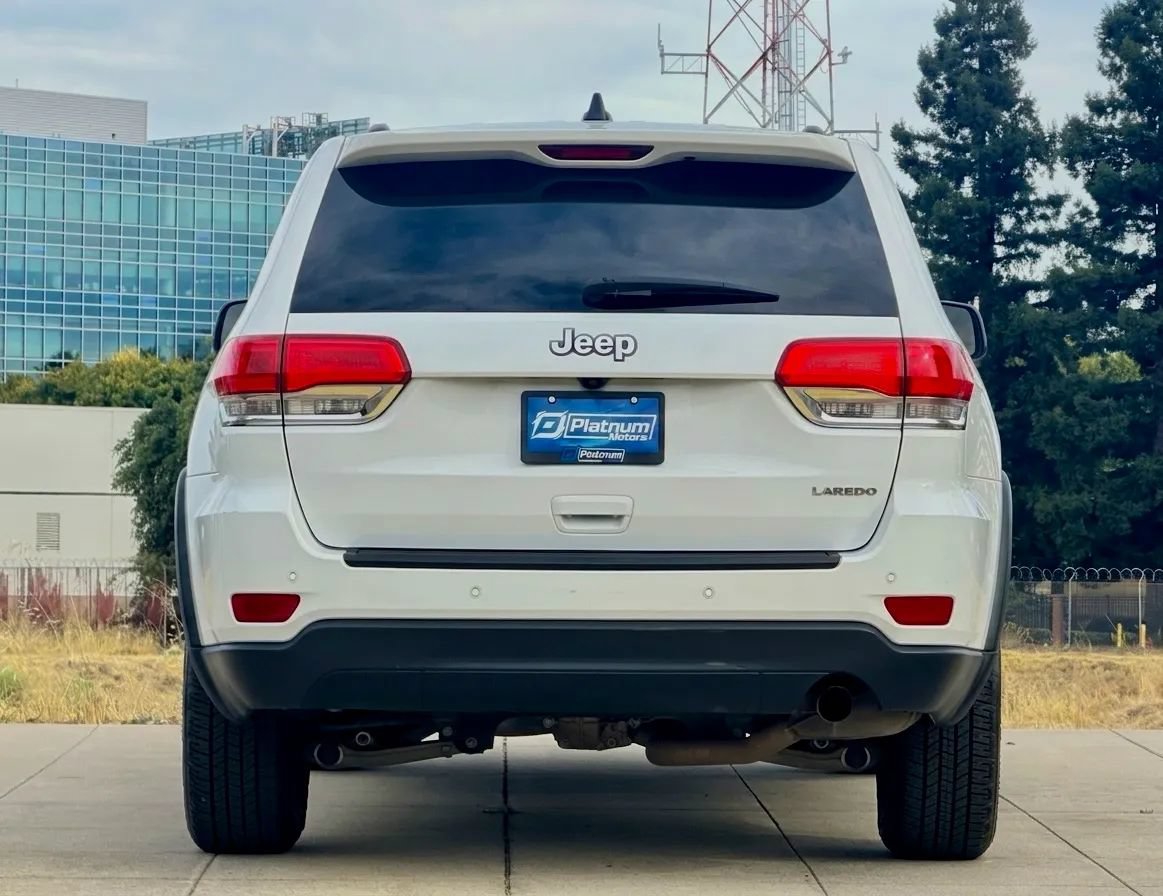 Used 2017 Jeep Grand Cherokee Laredo RWD image 5