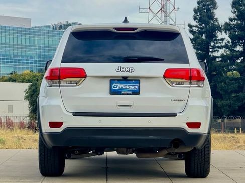 Used 2017 Jeep Grand Cherokee Laredo RWD image 5