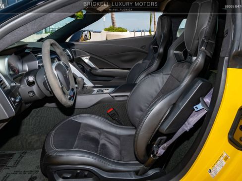 Used 2015 Chevrolet Corvette Z06 w/ 3LZ Preferred Equipment Group RWD image 10