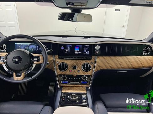 Used 2025 Rolls-Royce Cullinan image 13