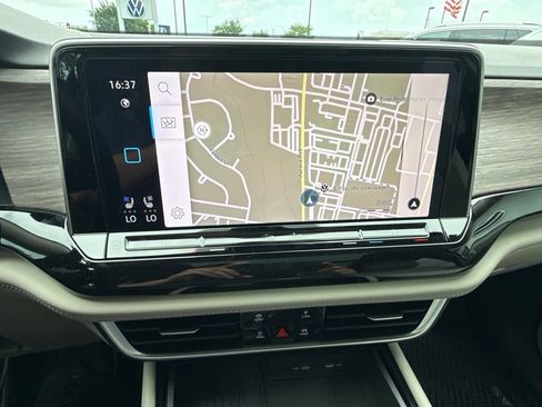 Used 2025 Volkswagen Atlas SEL Premium R-Line AWD/4WD image 25