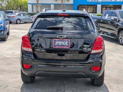 Used 2022 Chevrolet Trax LT w/ Midnight Edition image 7