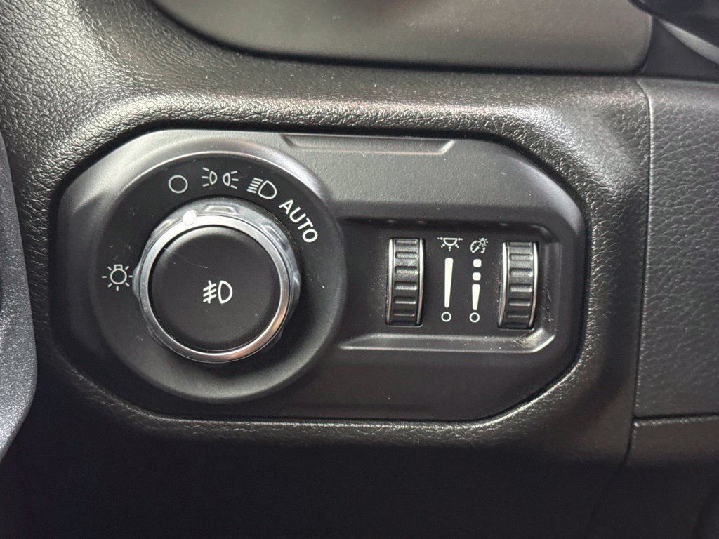 Used 2018 Jeep Wrangler Unlimited Sport S AWD/4WD image 22