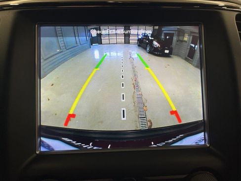 Used 2018 Jeep Grand Cherokee Laredo image 24