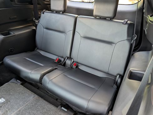 Used 2023 Mitsubishi Outlander SE FWD image 20