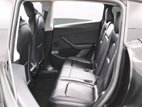 Used 2023 Tesla Model Y 2WD image 37