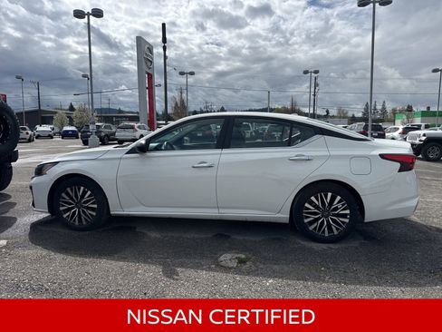 Used 2025 Nissan Altima 2.5 SV image 13