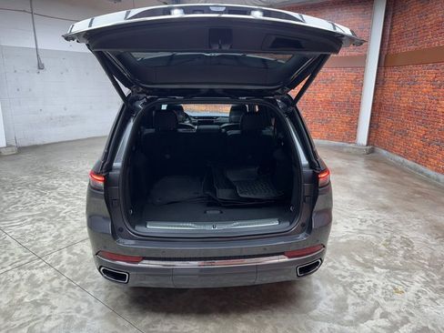 Used 2024 Jeep Grand Cherokee Overland w/ Luxury Tech Group IV image 26