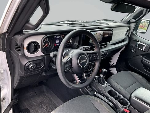 Used 2024 Jeep Wrangler Unlimited Sport AWD/4WD image 2