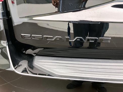 Used 2023 Cadillac Escalade Sport w/ Touring Package image 32