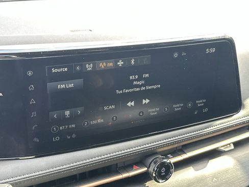 Used 2023 Nissan Ariya AWD image 12