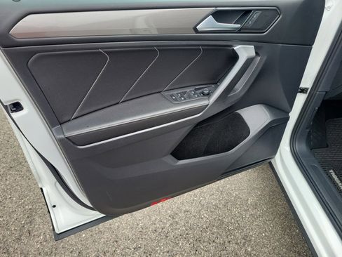 Certified 2022 Volkswagen Tiguan SE w/ Panoramic Sunroof Package image 33