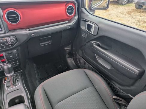Used 2020 Jeep Gladiator Rubicon AWD/4WD image 17