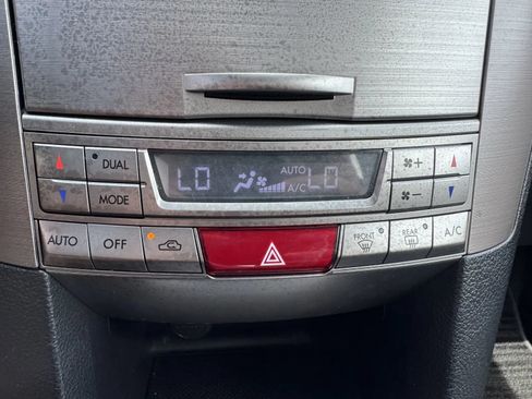 Used 2013 Subaru Legacy 2.5i Limited AWD/4WD image 19