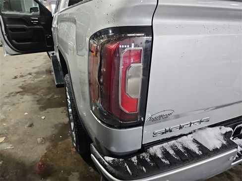 Used 2018 GMC Sierra 1500 Denali w/ Denali Ultimate Package image 34