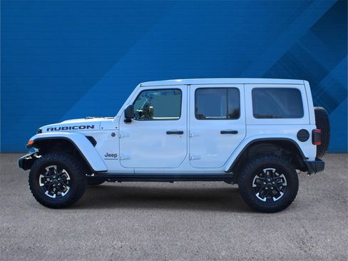 Used 2025 Jeep Wrangler Unlimited Rubicon w/ Technology Group image 6