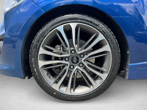 Used 2017 Hyundai Veloster Turbo FWD image 9