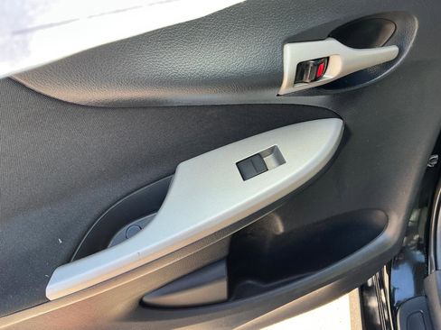 Used 2013 Toyota Corolla S FWD image 16