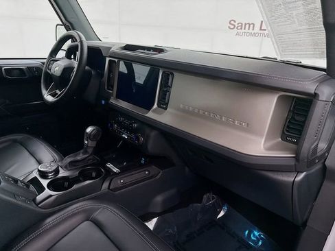 Used 2025 Ford Bronco Outer Banks image 29
