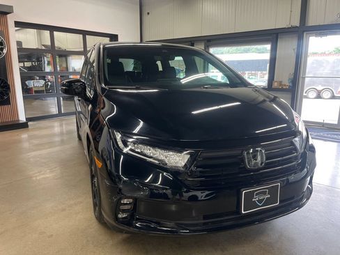 Used 2023 Honda Odyssey Sport image 10