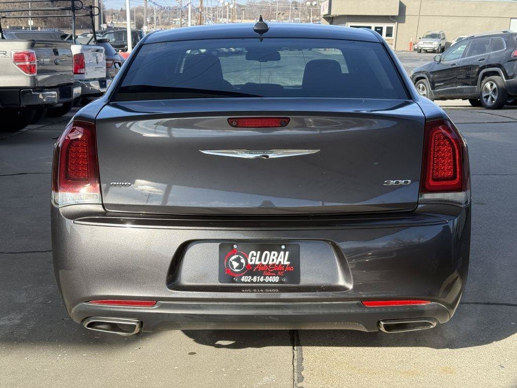 Used 2018 Chrysler 300 Touring w/ Sport Appearance Package AWD/4WD image 6